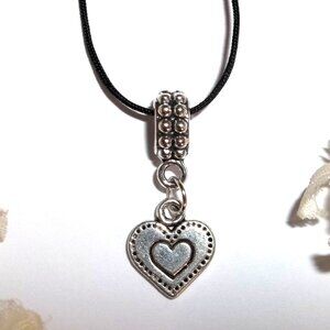 Silver Heart Medallion Cord Necklace Pendant Charm Costume Jewelry Gift C909